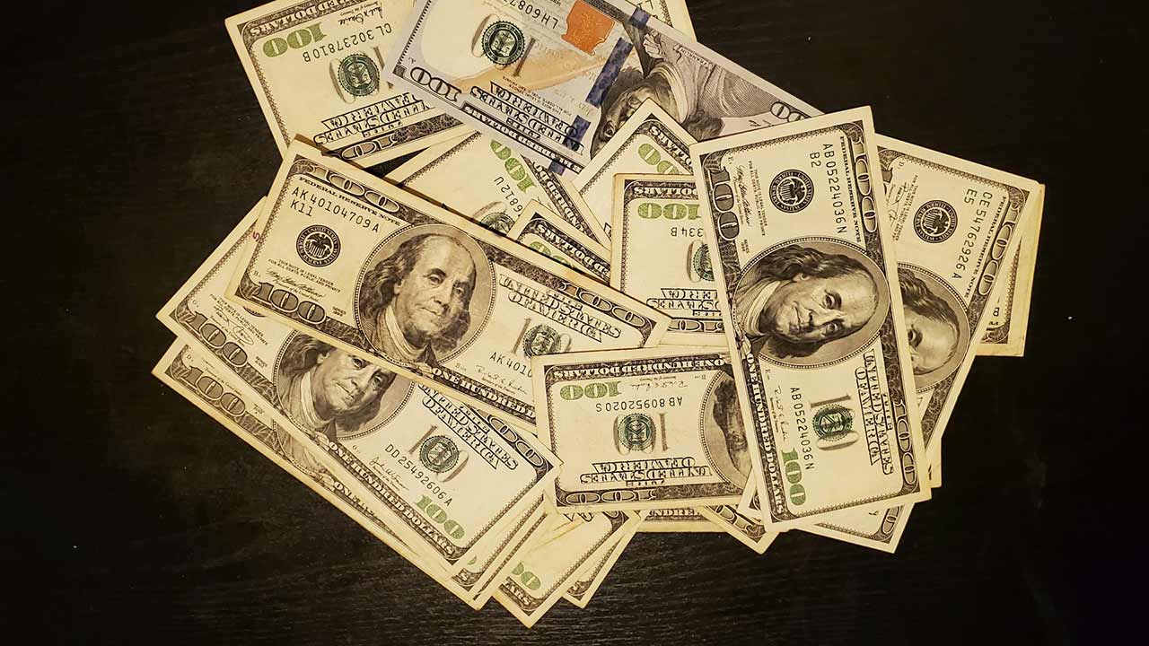 How to Turn $5,000 Into $100K in 10 Years With Low Risk