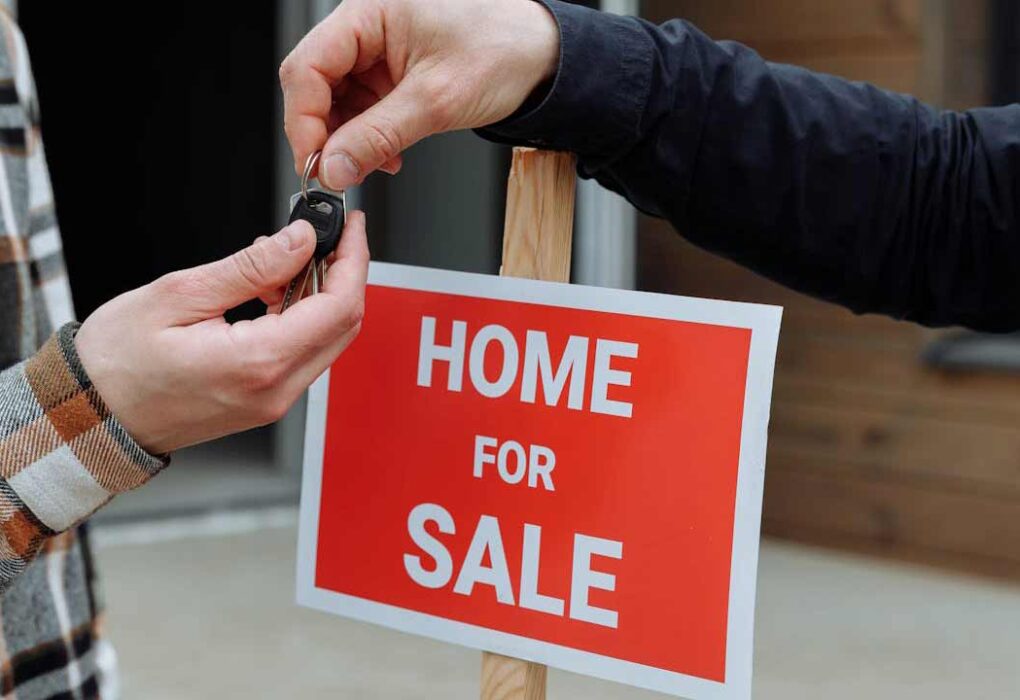 Should You Buy a Foreclosure in 2025? Here’s What the Pros Say Should You Buy a Foreclosure in 2025? Here’s What the Pros Say
