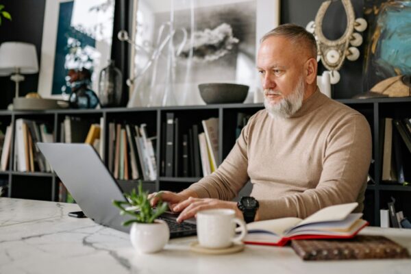 6 Items Boomers Should Offload Before Leaving the Workforce Yan Krukau/Pexels