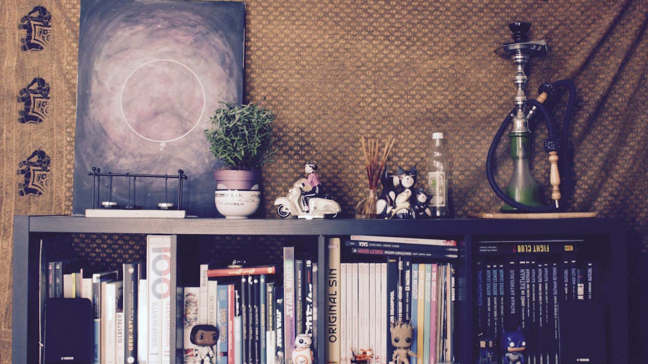 15-Dusty-Household-Finds-That-Could-Be-Worth-a-Small-Fortune