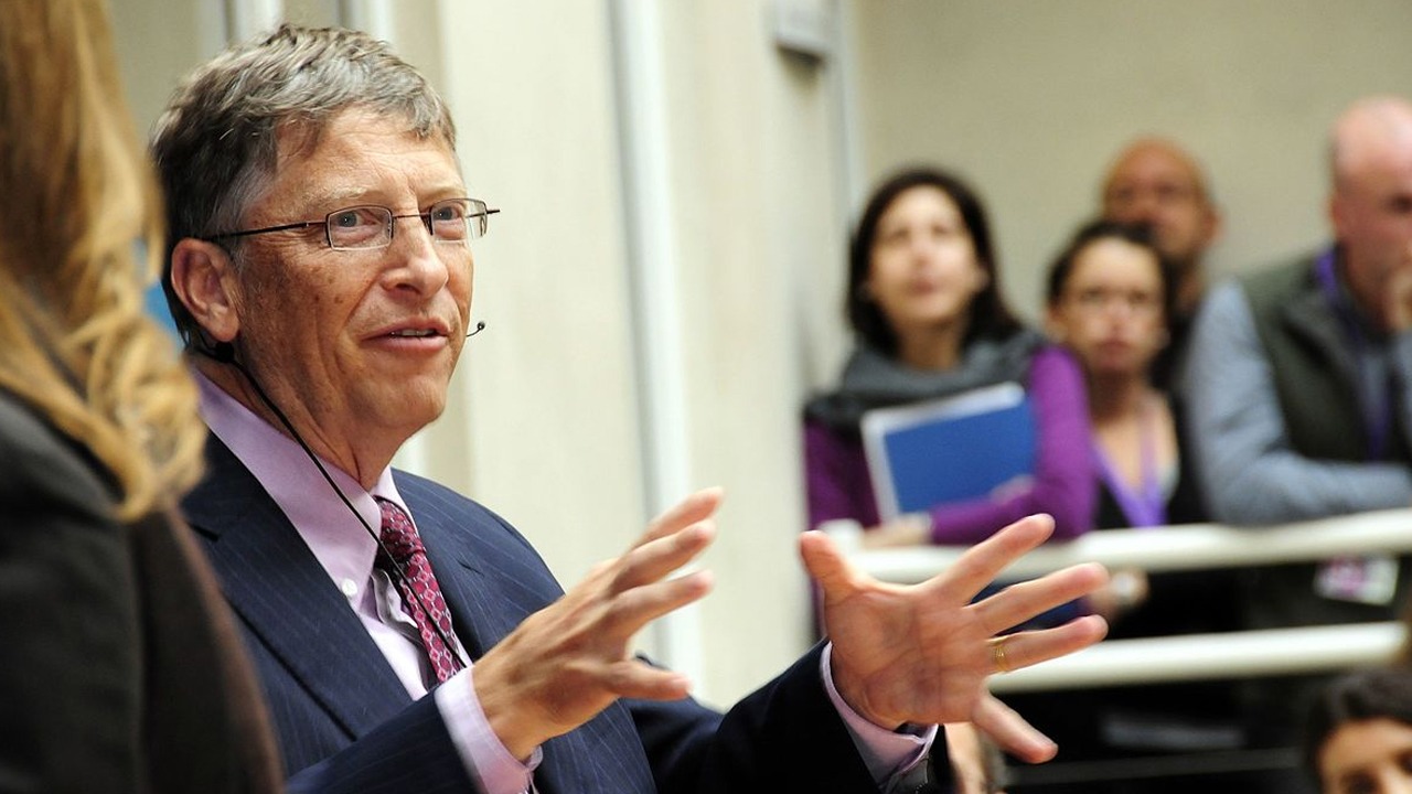 Image Credit: Bill Gates speaking at DFID – CC BY 2.0/Wiki Commons.