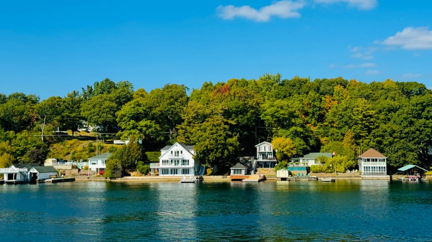 Riverside Retreat: Budget-Friendly Homes in Riverport