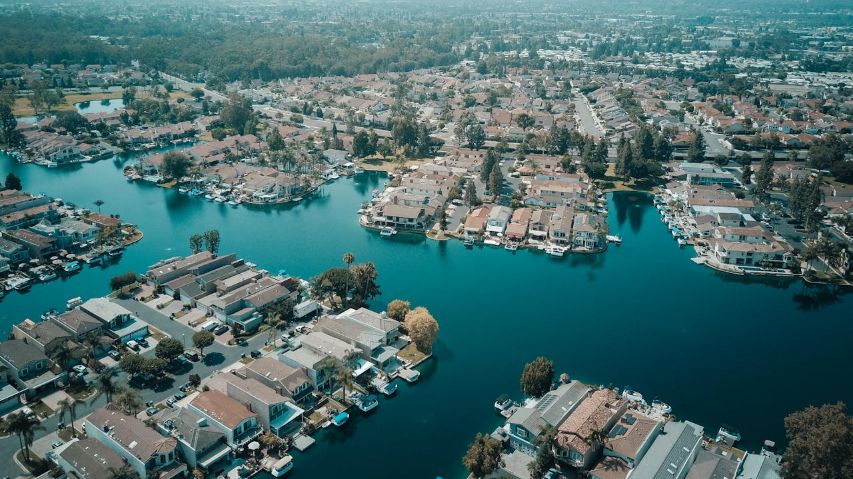 5 Waterfront Towns With Shocking Real Estate Deals