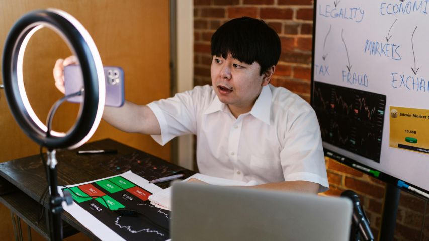 Crypto Content Creator