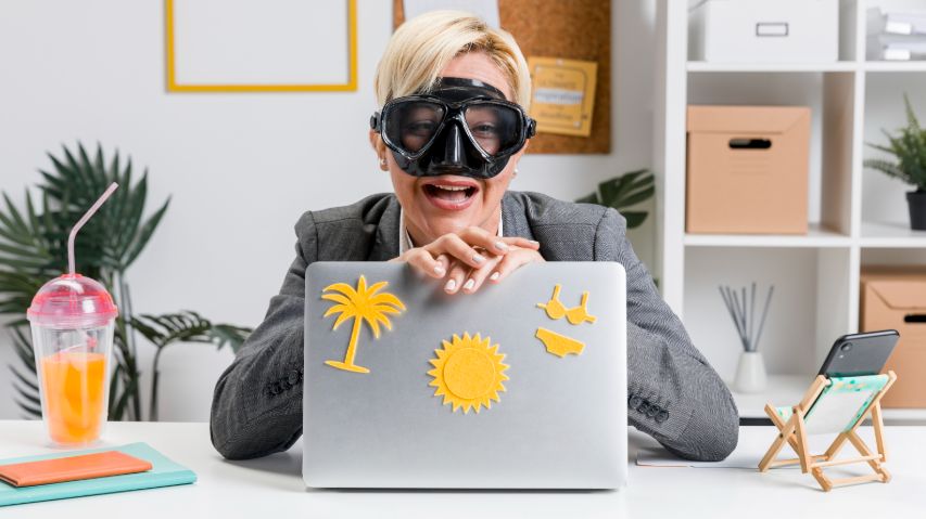7 Websites That Pay You to Use AI for Fun