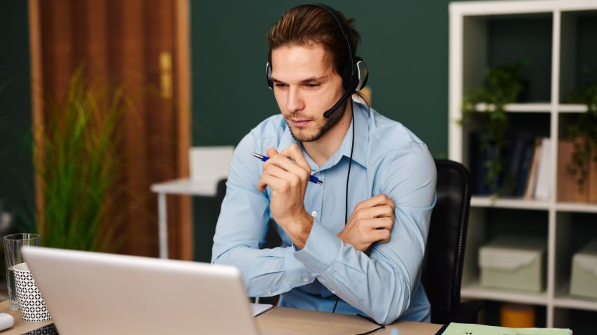 Customer Support Chat Agent