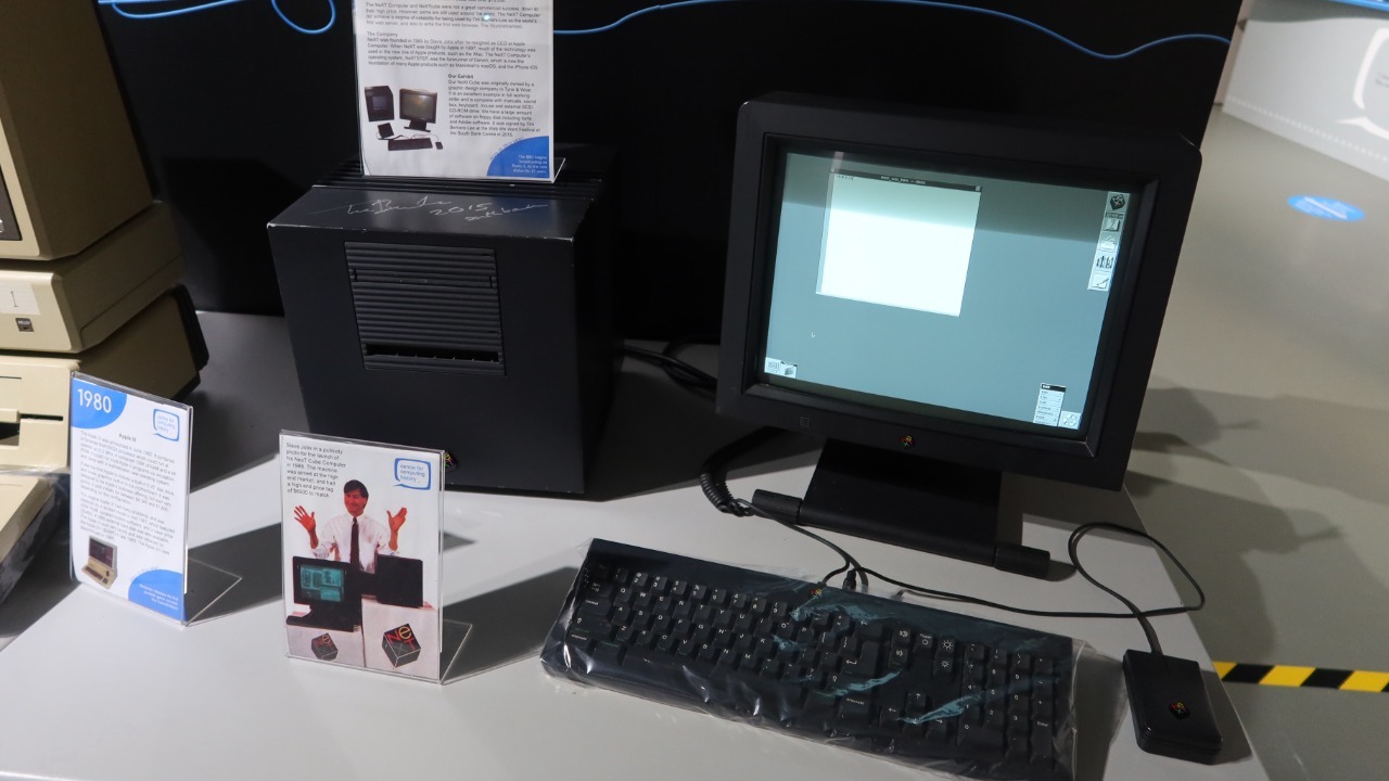 Image Credit: Steve Elliott from UK – CC BY-SA 2.0/Wiki Commons
