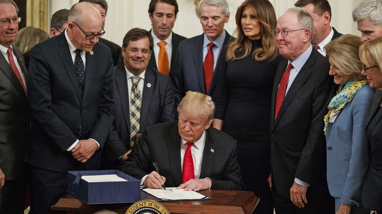 Image Credit: United States Senate - Office of Dan Sullivan - Public domain/Wiki Commons