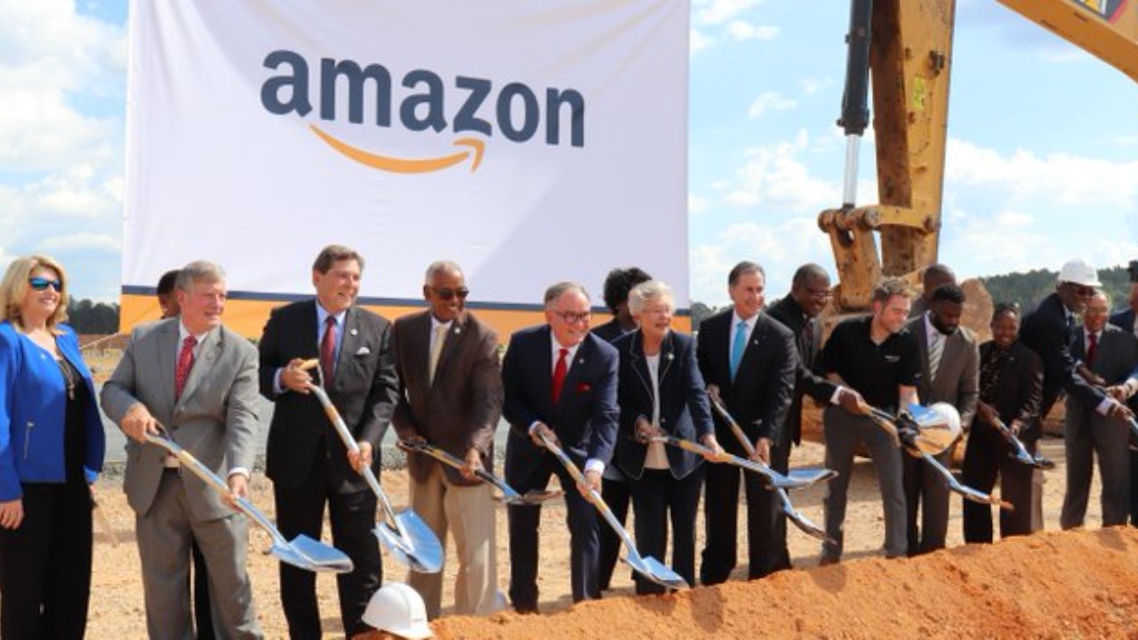 Image Credit: United States House of Representatives – Office of Gary Palmer – Public domain/Wiki Commons
