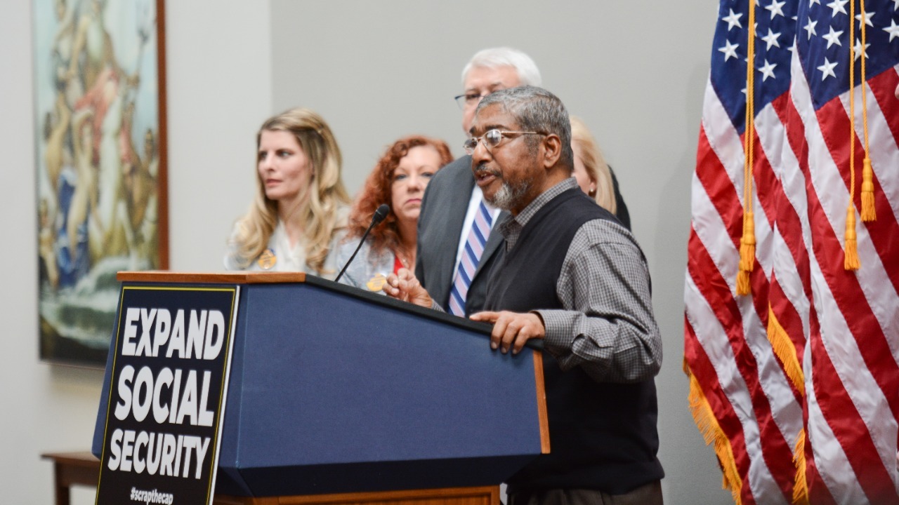 Image Credit: AFGE – CC BY 2.0/Wiki Commons
