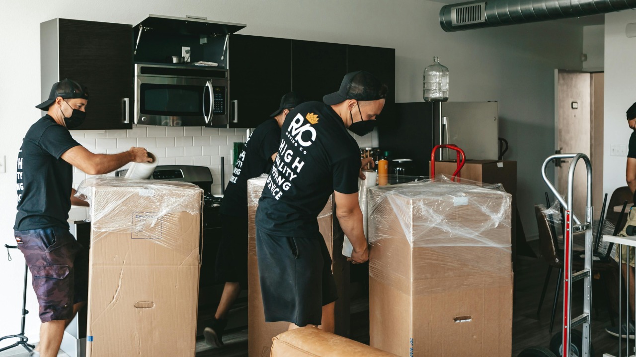 Royal Moving & Storage/Pexels