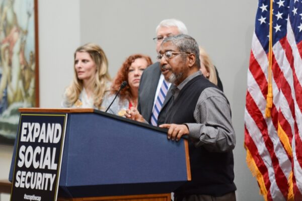 Image Credit: AFGE – CC BY 2.0/Wiki Commons