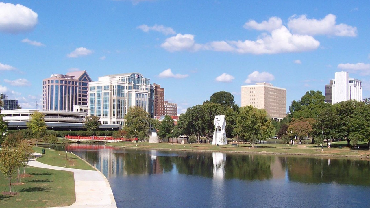 Image Credit: Downtown_Huntsville,_Alabama.jpg: User:Anivron
derivative work: Spyder_Monkey (talk) - CC BY-SA 3.0/Wiki Commons