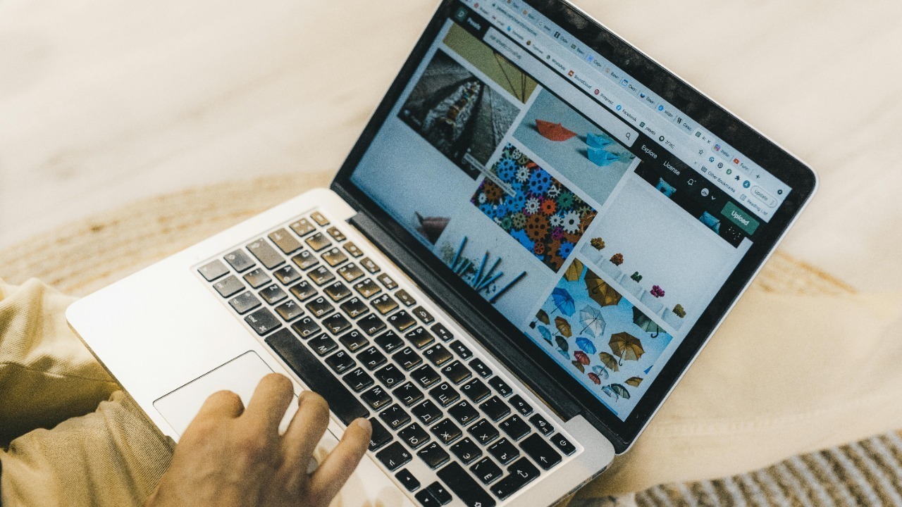 SHVETS production/Pexels
