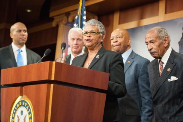 Image Credit: Senate Democrats - CC BY 2.0/Wiki Commons