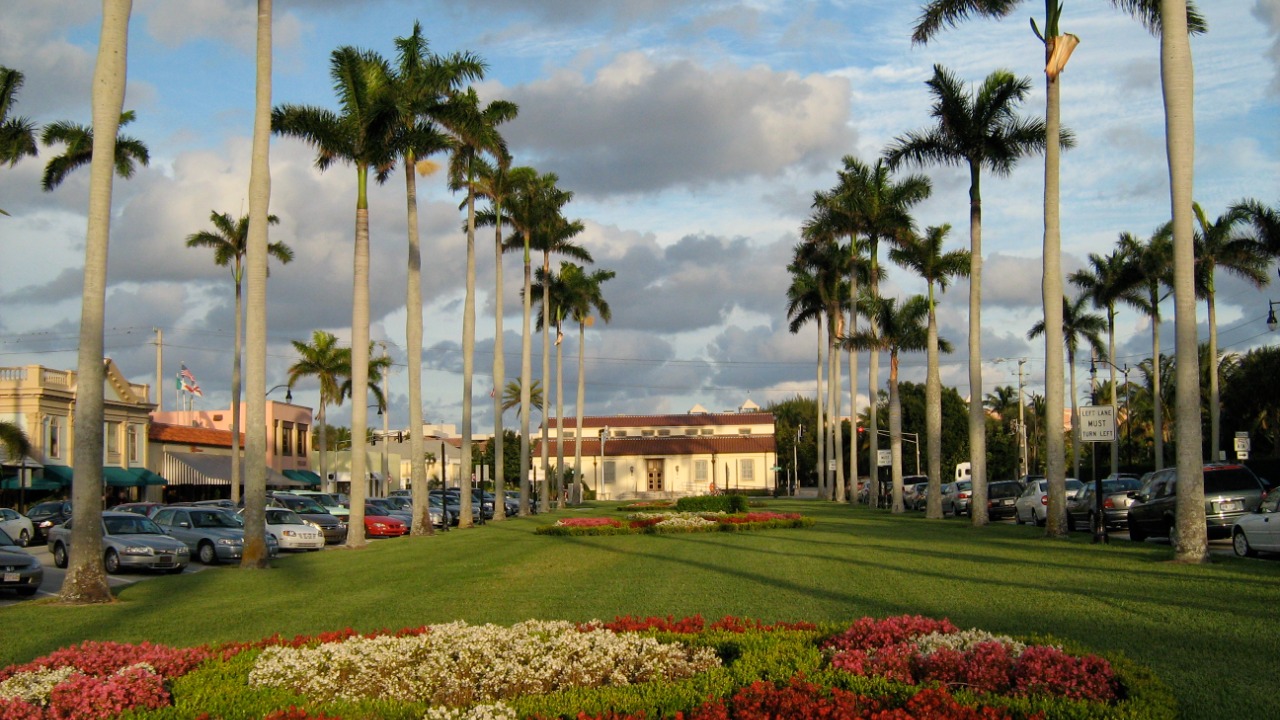 Image Credit: CZmarlin  — Christopher Ziemnowicz, releases all rights but a photo credit would be appreciated if this image is used anywhere other than Wikipedia. Please leave a note at Wikipedia here. Thank you! - CC BY-SA 3.0/Wiki Commons