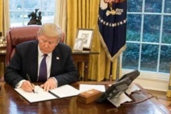 Image Credit: Photo Credit: Official White House Photo by Shealah Craighead – Public domain/Wiki Commons