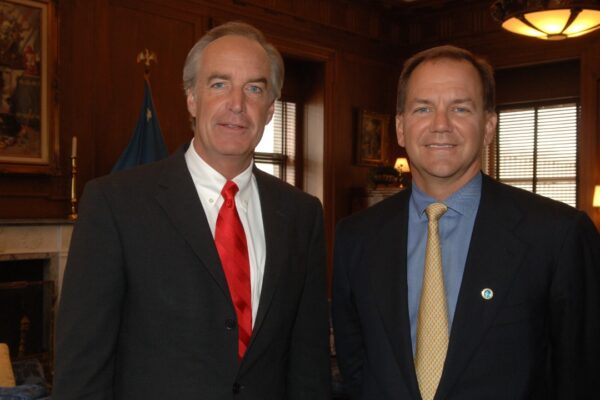 Image Credit: Department of the Interior. National Business Center. Administrative Operations Directorate. Division of Employee and Public Services. Creative Communications Branch. Photographic Services. 2000 - Public domain/Wiki Commons