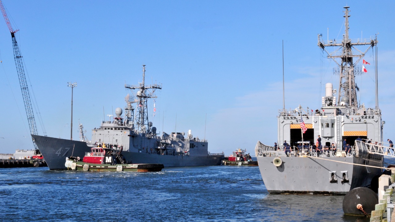 Image Credit: U.S. Navy photo by Mass Communication Specialist 2nd Class Aaron Chase – Public domain/Wiki Commons