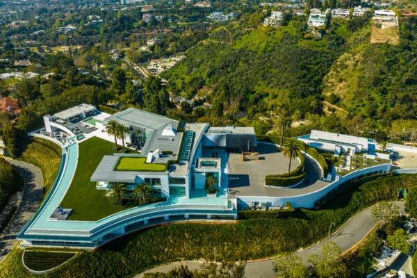 Image Credit: Wallace Lin (via InvadingInvader on Wikipedia) - CC BY-SA 4.0/Wiki Commons