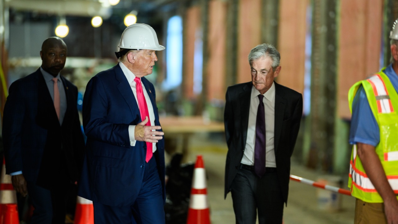 President Donald Trump tours the Federal Reserve alongside Fed Chair Jerome Powell and Sen. Tim Scott (54678991505)