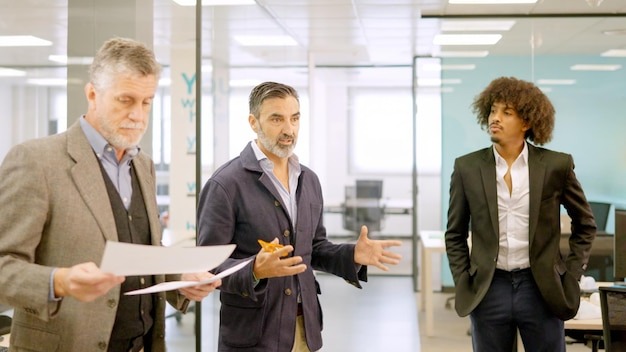 Meeting between managers and employees in a coworking