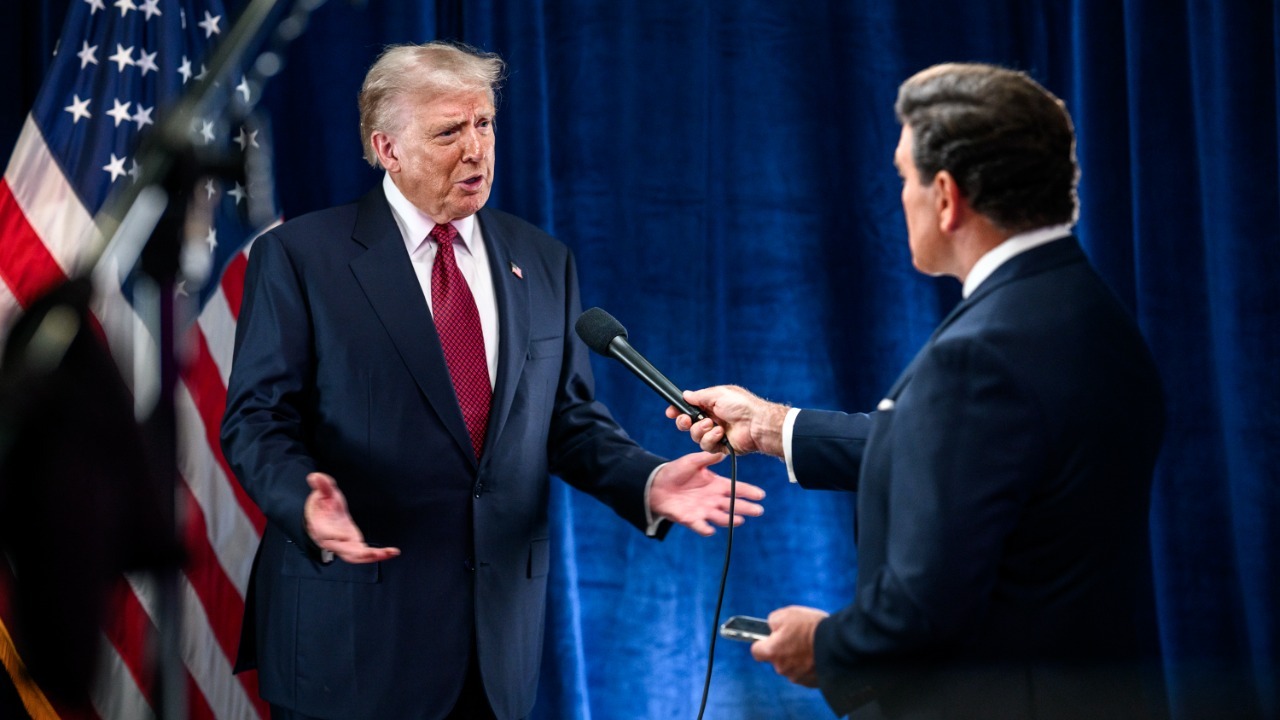 P20251105MR-1645 President Donald Trump participates in an interview with Fox News’ Bret Baier in the Chapel Room of the Kaseya Center