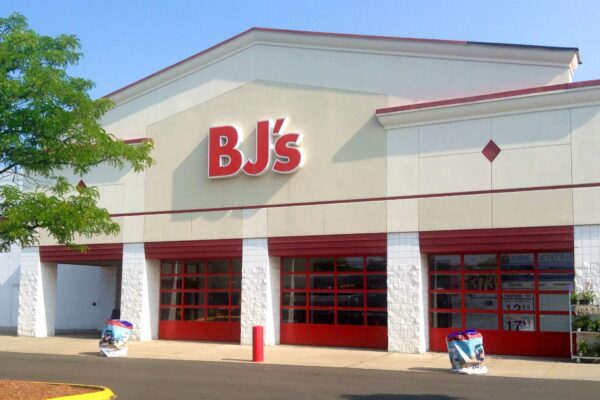BJ's Wholesale Club (14605081567)