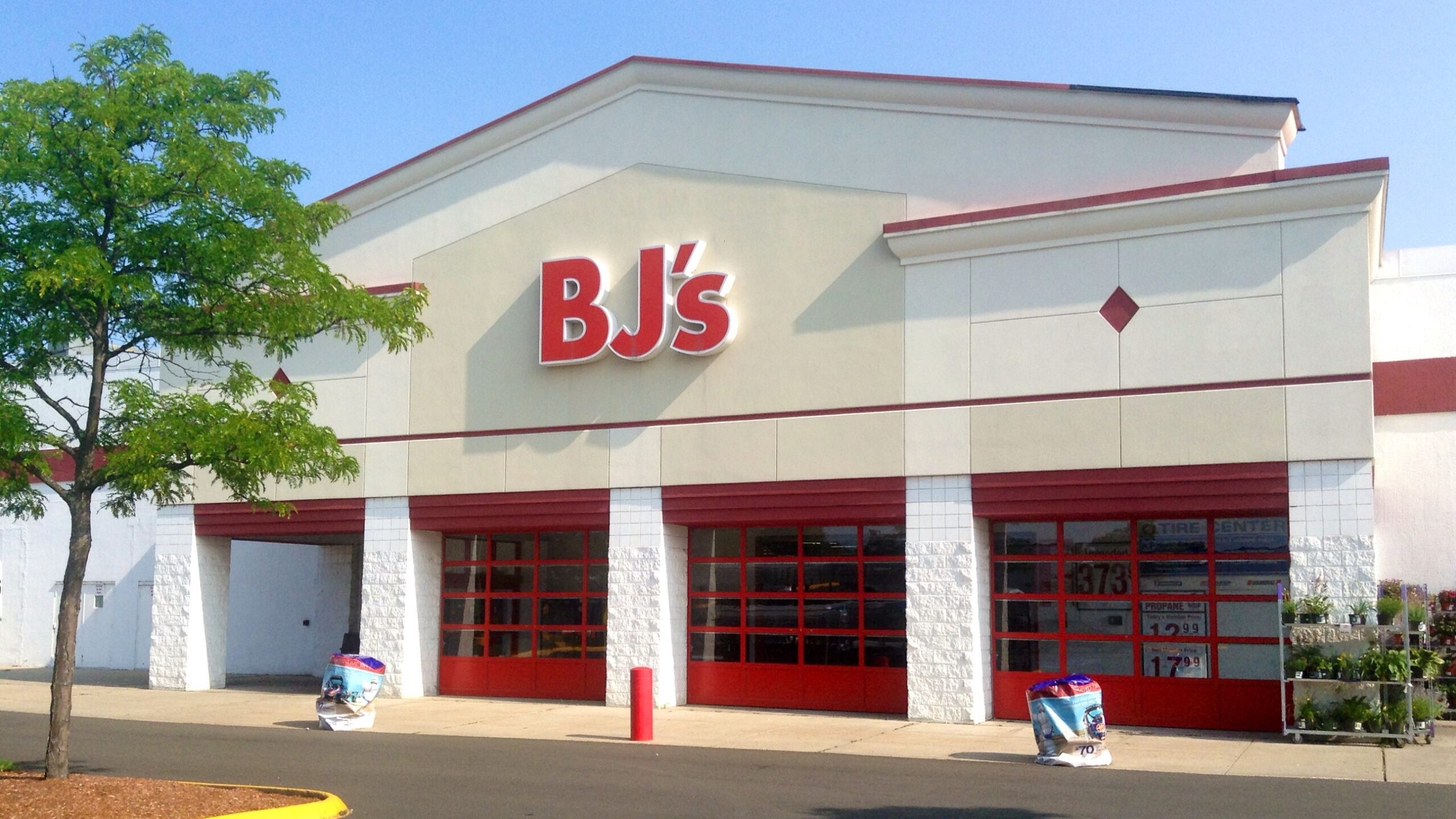 BJ's Wholesale Club (14605081567)