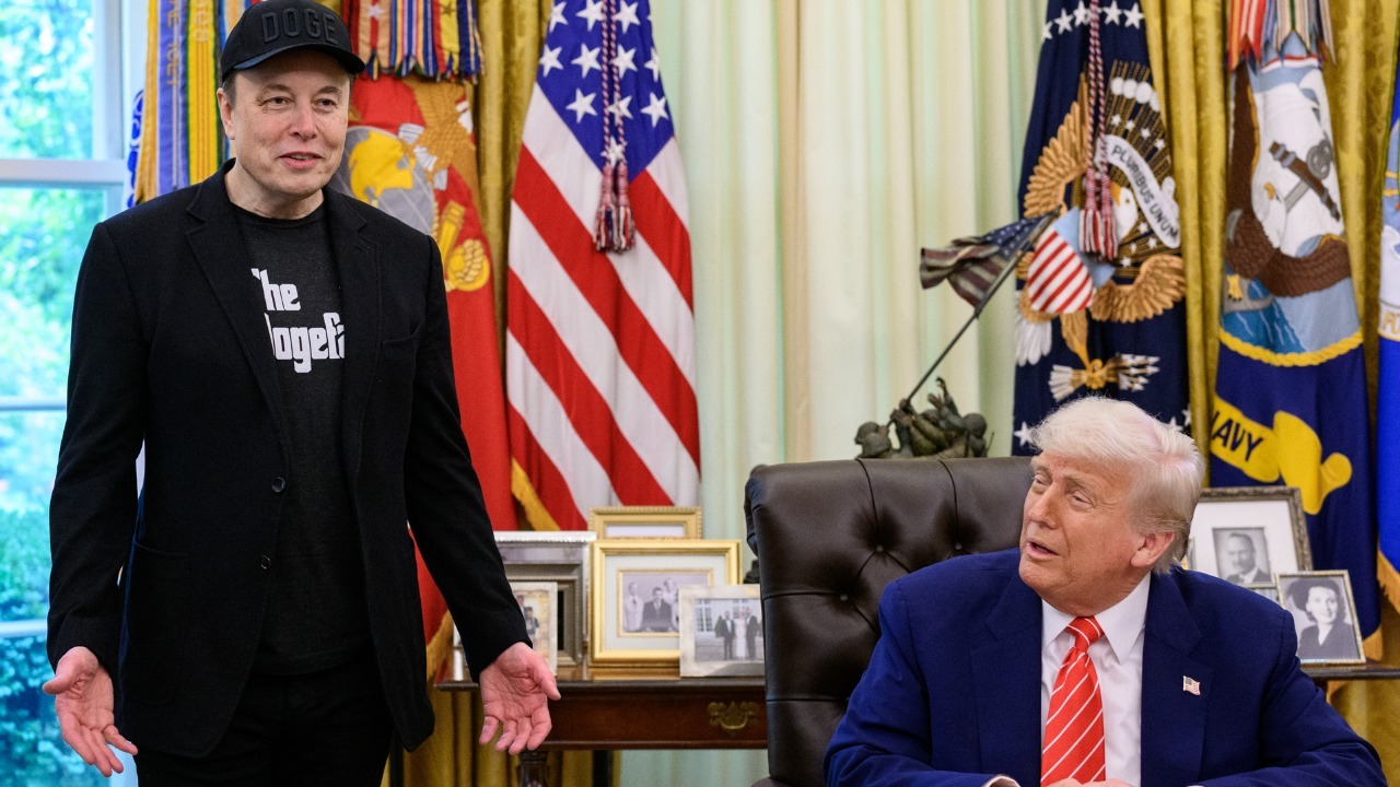 President Donald Trump participates in a press conference with departing DOGE adviser Elon Musk (cropped)