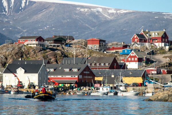 A small town on the shore of a body of water