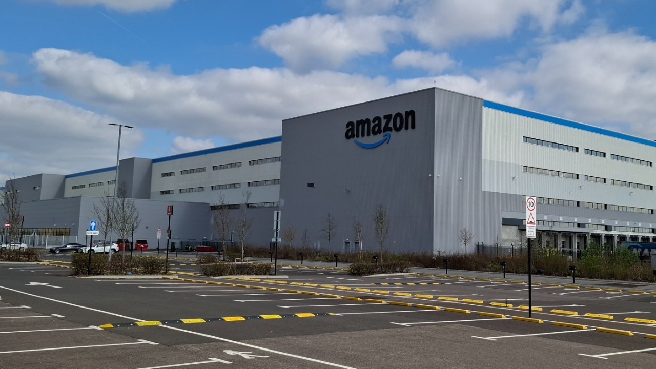 BRS2 Amazon fulfilment centre in Swindon 2025 02