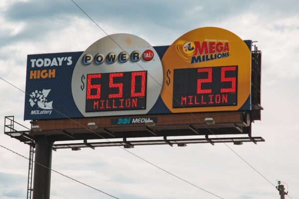 Powerball and Mega Millions Lottery Jackpot Prize Billboard in Missouri (44555666811)