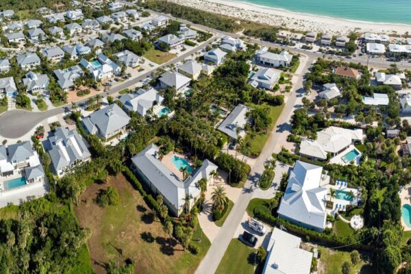 Wealthy neighborhood with expensive waterfront houses in southern Florida Development of US premium housing market