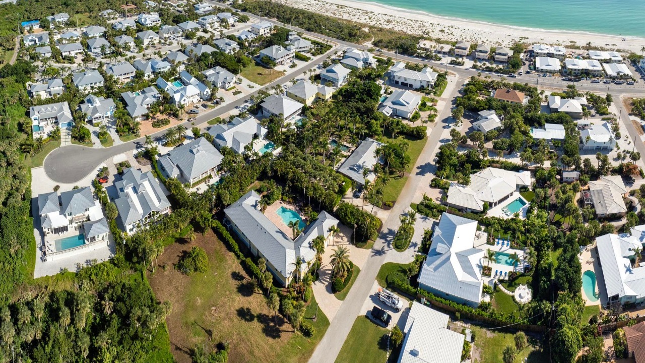 Wealthy neighborhood with expensive waterfront houses in southern Florida Development of US premium housing market