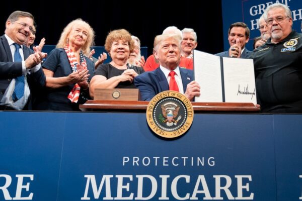 Image Credit: The White House from Washington, DC – Public domain/Wiki Commons