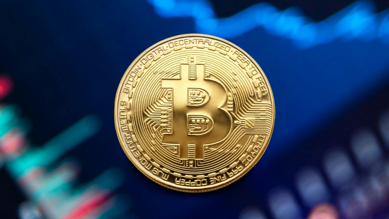 Bitcoin crash is so brutal that miners are yanking the plug on rigs ...