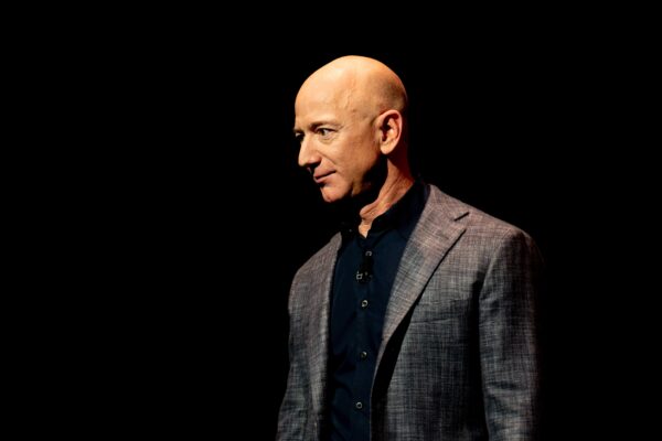 Jeff Bezos Unveils Blue Origin Lunar Lander