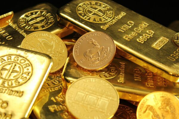 gold and silver round coins