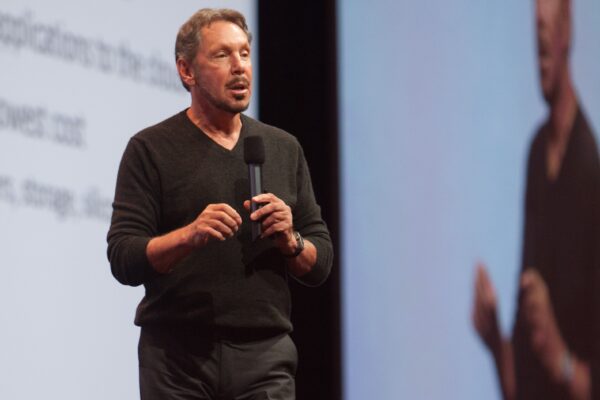 Larry Ellison on stage (3)