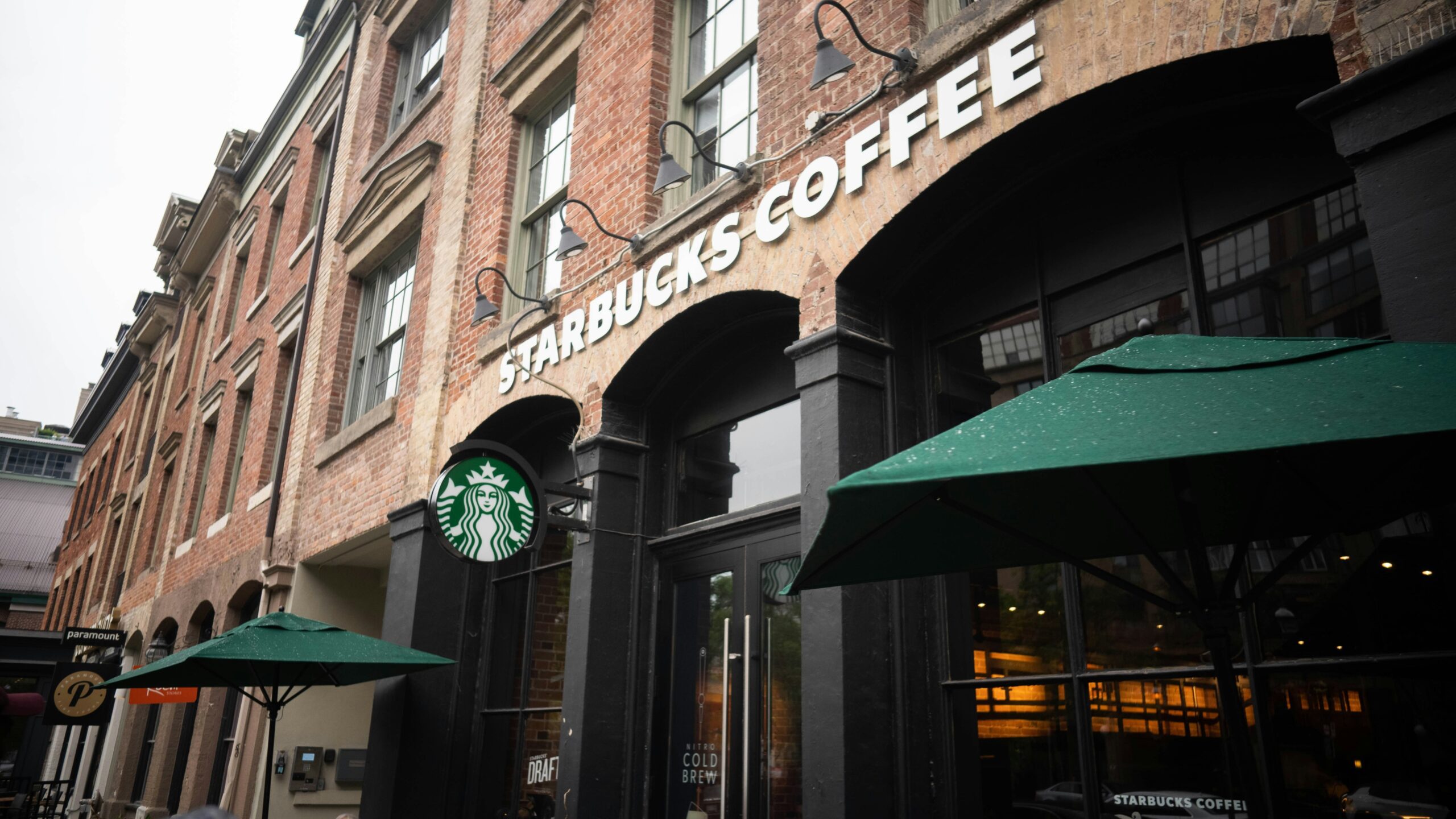 Starbucks Coffee building during daytime