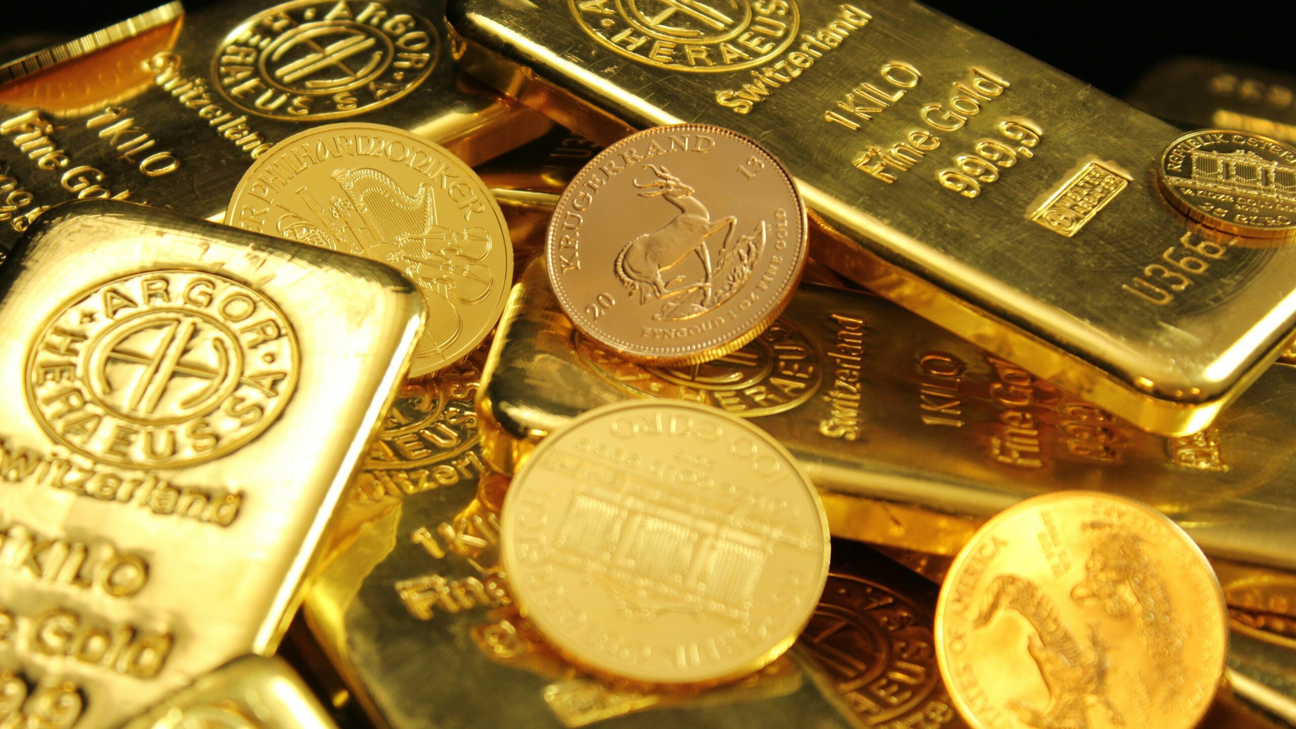 gold and silver round coins