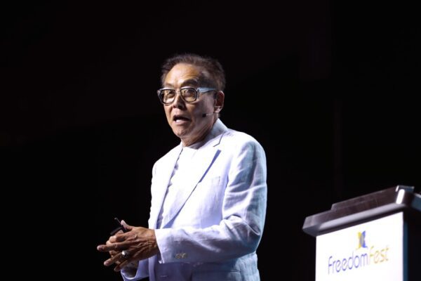Robert Kiyosaki (53864144031)