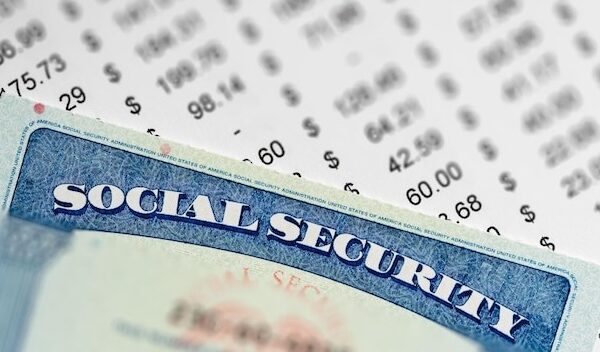 USA Social Security Card on calculations of income for retirement