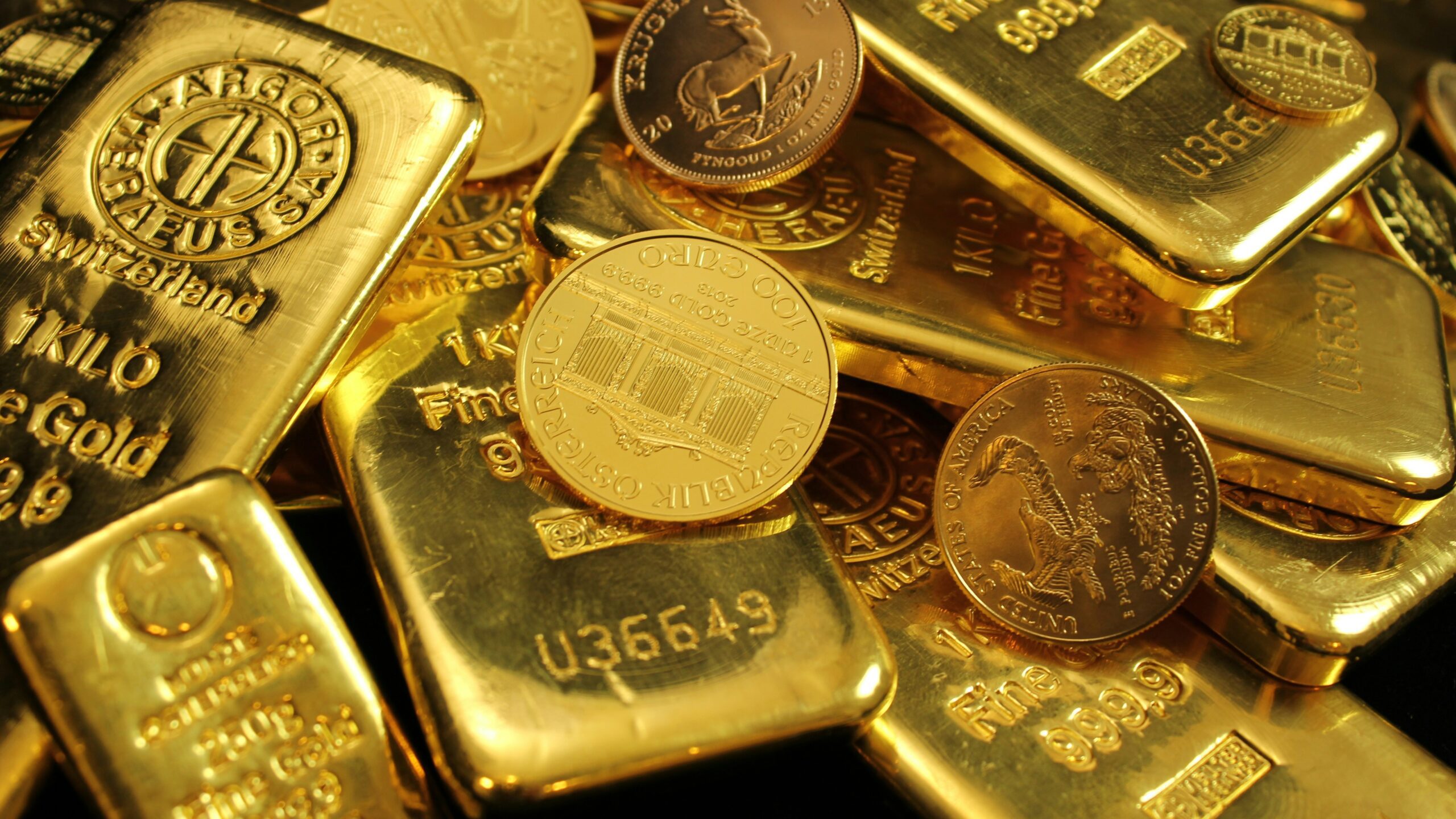 gold and silver round coins