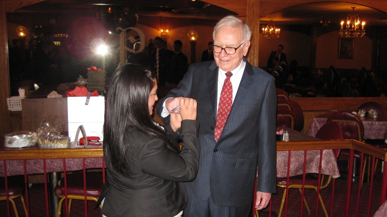Warren Buffett with Fisher College of Business Student